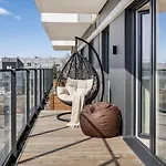 Bright & Cozy Apartment, Terrace, Free Parking Lejlighed Tallinn