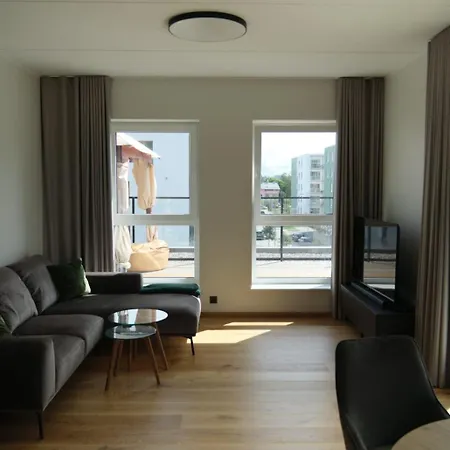 Lejlighed Bright & Cozy Apartment, Terrace, Free Parking *
