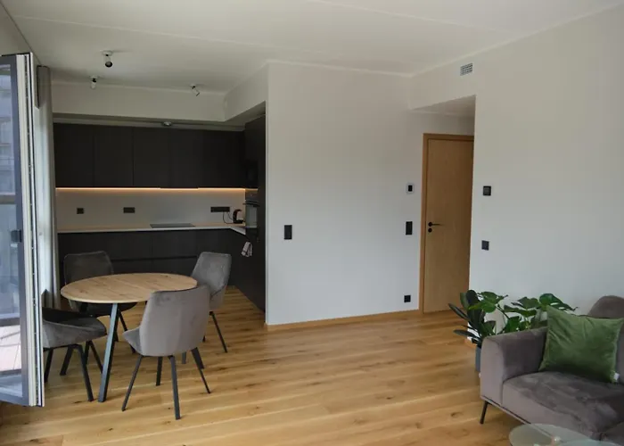 Lejlighed Bright & Cozy Apartment, Terrace, Free Parking *