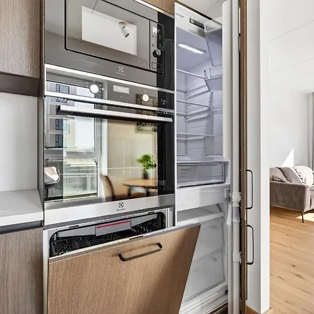 Bright & Cozy Apartment, Terrace, Free Parking * טאלין